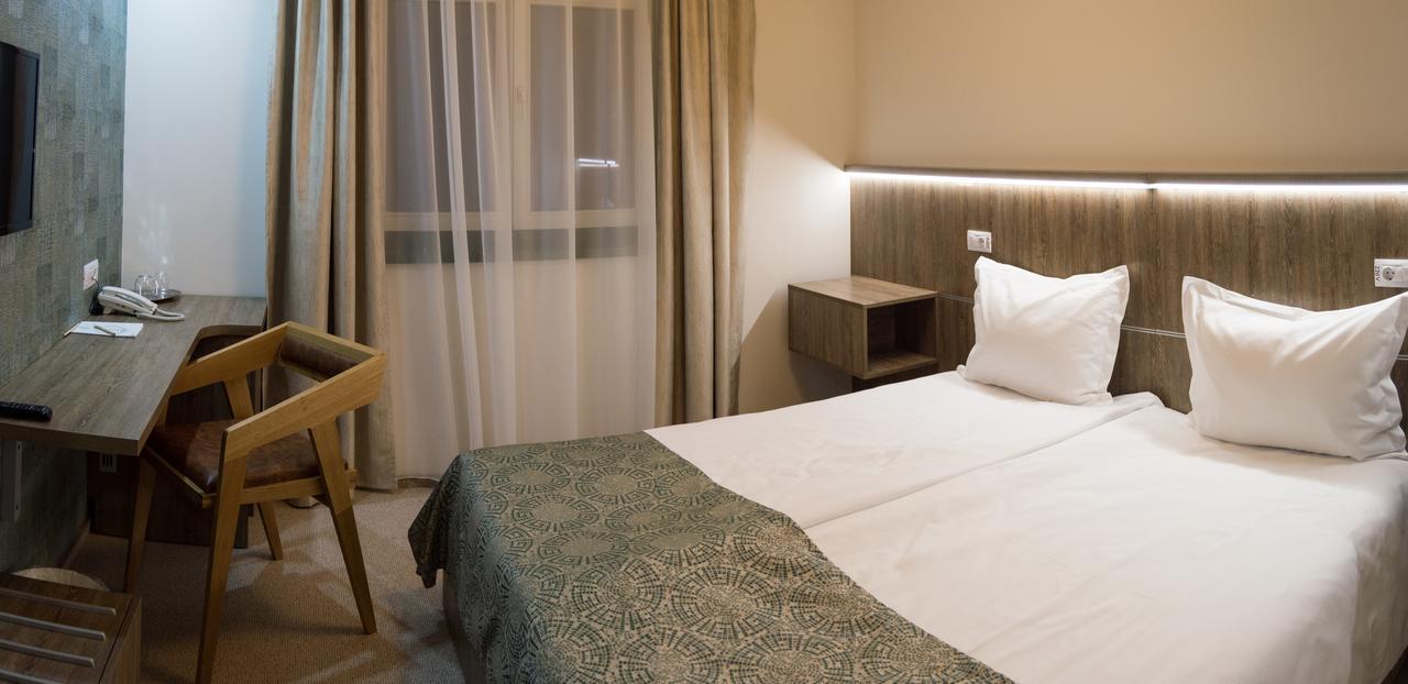 Fidelitas Hotel Sfântu-Gheorghe Exterior foto